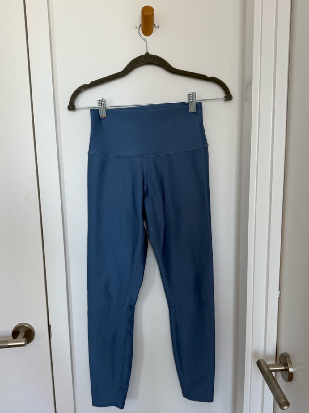 High-Waist ALO Leggings in Blue